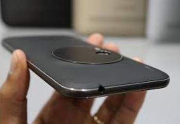Asus выпускает видео тизер нового телефона ZenFone на CES 2017 года